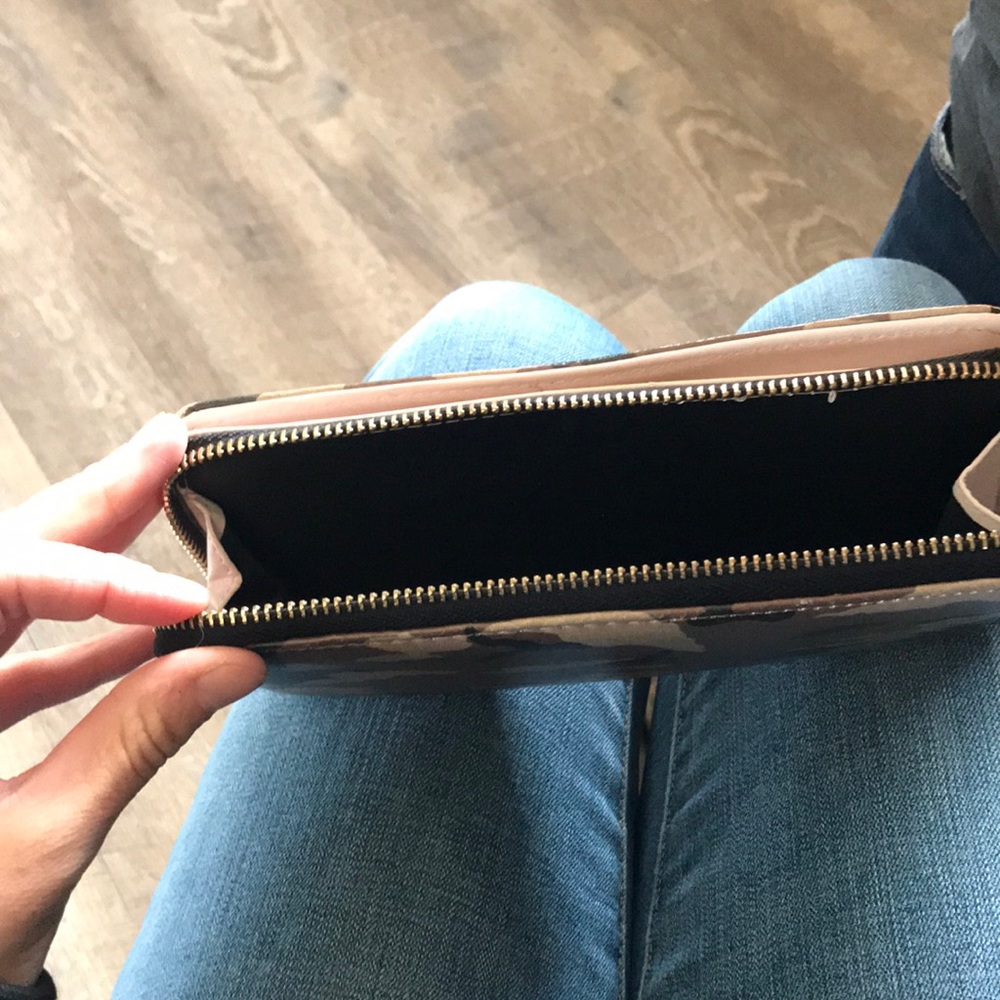 Wallet - Picture 4 of 4
